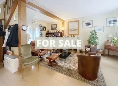 Town House in Coastal Resort Location