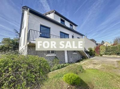 Detached House with Garden by the Coast