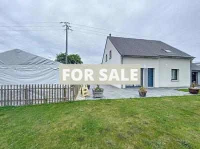 Detached House with Garden and Pool