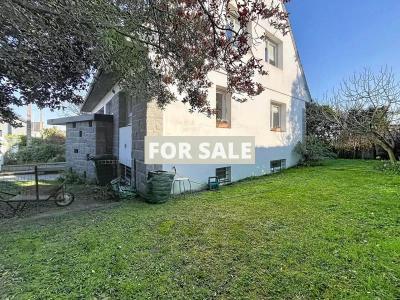 Detached House with Garden by the Coast