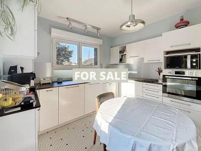 Detached House with Garden by the Coast