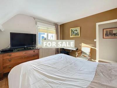 Detached House with Garden by the Coast