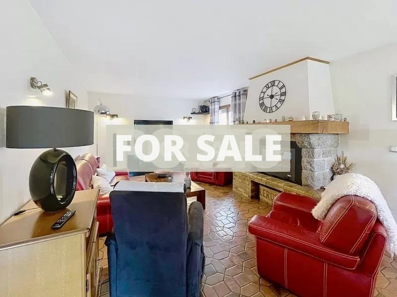 Detached House with Landscaped Garden