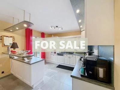 Detached House with Landscaped Garden