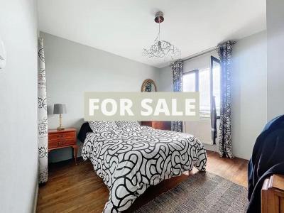 Detached House with Garden and Open View