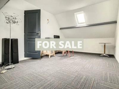 Detached House with Garden and Open View