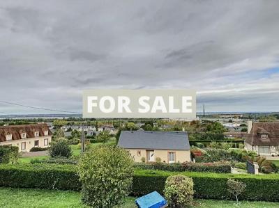Detached House with Garden and Open View