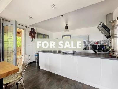 Detached House with Garden and Open View