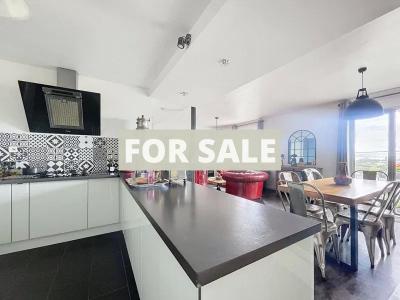 Detached House with Garden and Open View