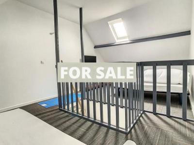 Detached House with Garden and Open View
