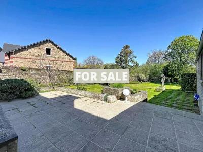 Traditional House with Garden