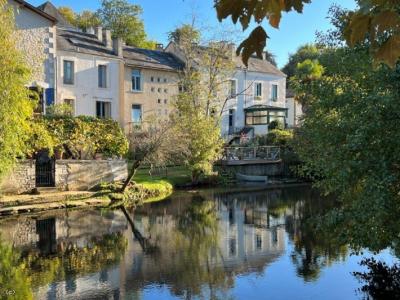 Two Riverside Cottage in Popular Market Town