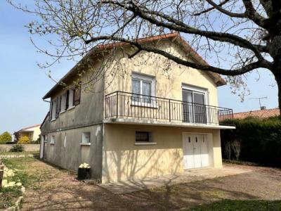 Detached 3-bedroom House With Enclosed Gardens