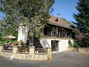 Detached Country House with Swimming Pool