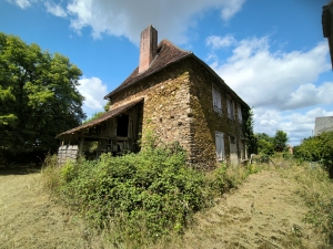 Country Farmhouse to Renovate with Outbuildings
