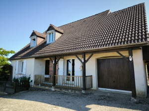 Detached Country House with Pool and Open Views