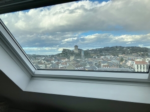 Beautiful Apartment With Panoramic Views of Lourdes
