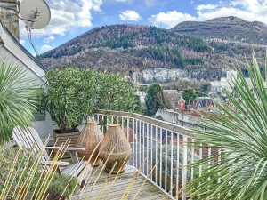 Beautiful Apartment With Panoramic Views of Lourdes