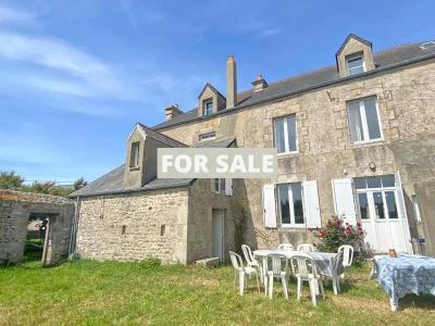 Detached House with Garden by the Coast