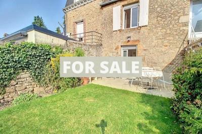 Beautiful Town House with Landscaped Garden