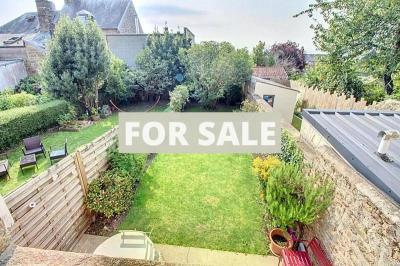 Beautiful Town House with Landscaped Garden