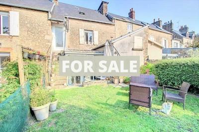 Beautiful Town House with Landscaped Garden
