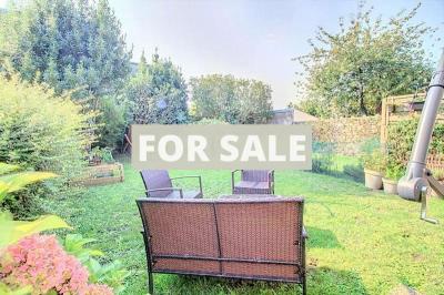 Beautiful Town House with Landscaped Garden
