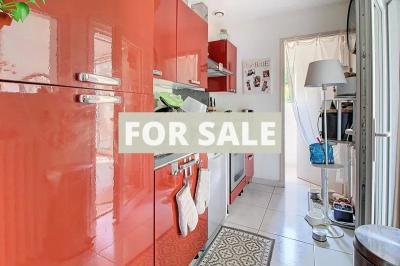 Beautiful Town House with Landscaped Garden