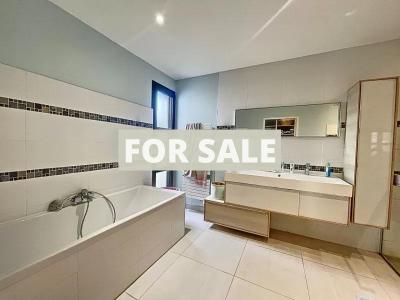Uber Contemporary Detached House