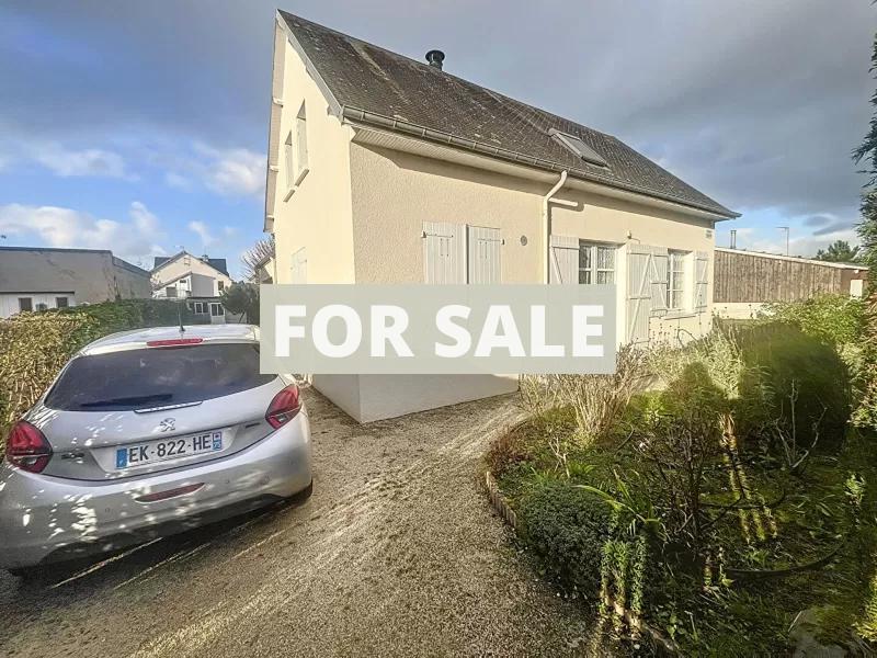 Detached House with Garden by the Coast