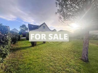 Detached House with Garden by the Coast