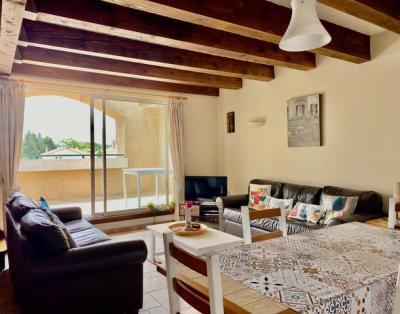 Beautiful Apartment With Terrace and Courtyard