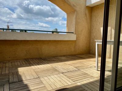 Beautiful Apartment With Terrace and Courtyard