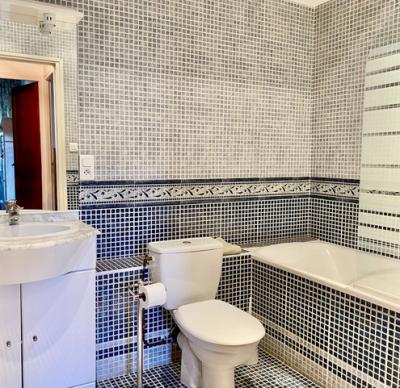 Beautiful Apartment Quality Building with Pool