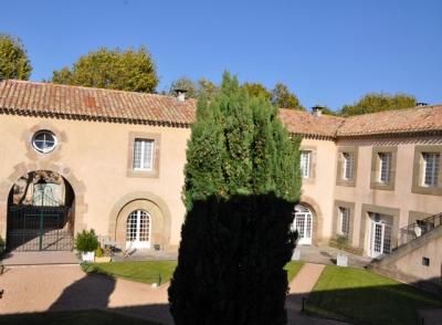 Beautiful Apartment Quality Building with Pool