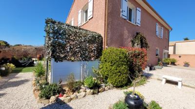 Impeccable Villa, Including Independent Studio And Office