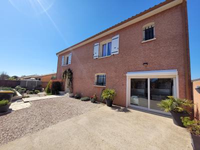 Impeccable Villa, Including Independent Studio And Office