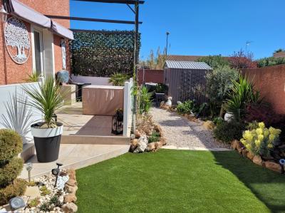 Impeccable Villa, Including Independent Studio And Office