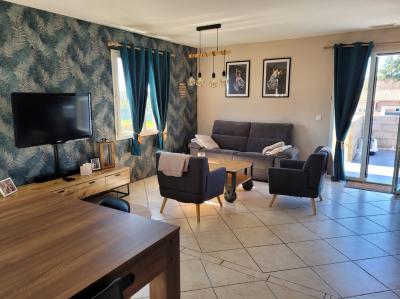 Impeccable Villa, Including Independent Studio And Office