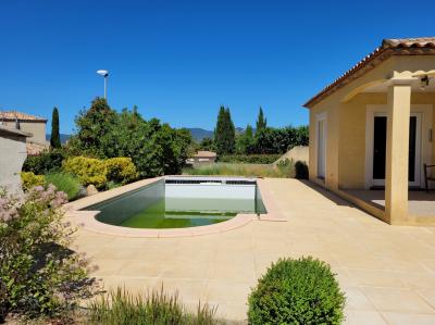Pretty Detached Villa With Swimming Pool