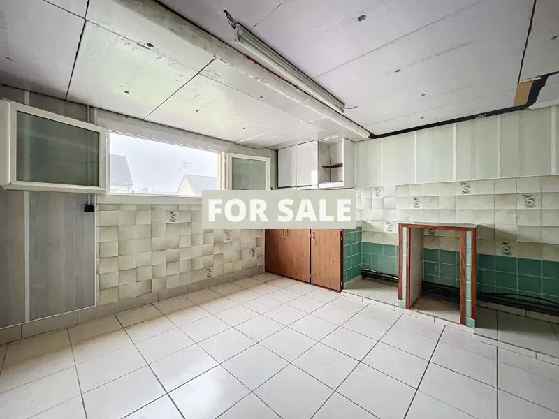 Contemporary Detached House with Garden