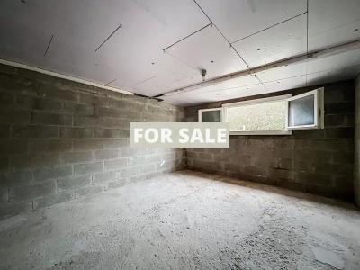 Contemporary Detached House with Garden