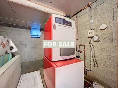 Contemporary Detached House with Garden