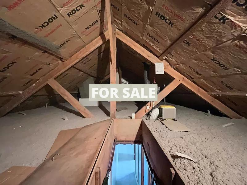 Contemporary Detached House with Garden