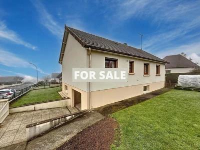 Contemporary Detached House with Garden