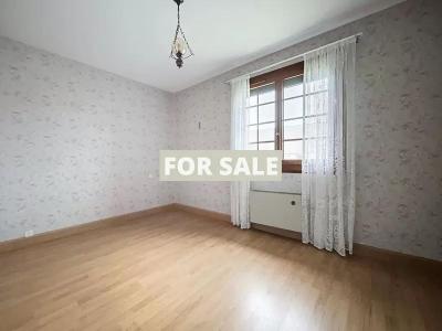 Contemporary Detached House with Garden