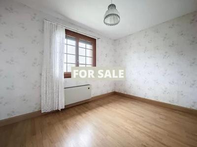 Contemporary Detached House with Garden