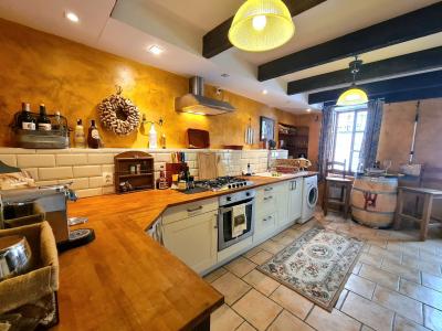 SLD02627 - Under Offer with Cle France