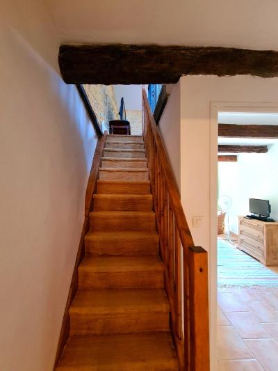SLD02627 - Under Offer with Cle France