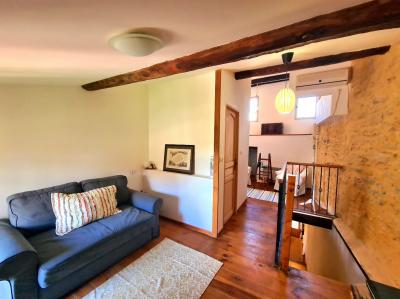 SLD02627 - Under Offer with Cle France